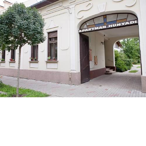 Hunyadi Panzió-Apartman