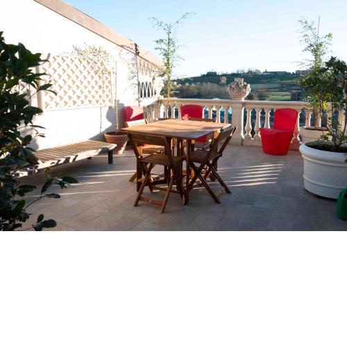 I Leoni Ruggenti Terrazza Incantata tra le Colline del Monferrato