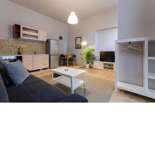 I30 Studio Apartment In Central Location.