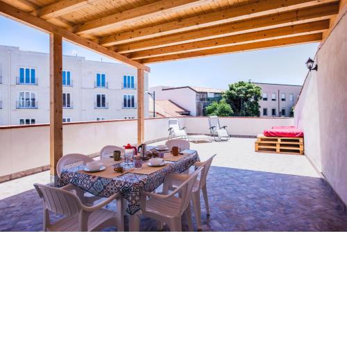 Ibiscus Apartment with Terrace by Wonderful Italy