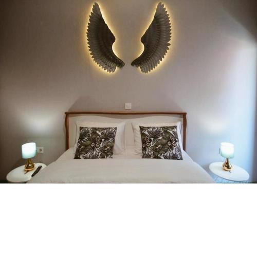Icarus Apartments