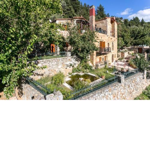 Ifigenia Lux MAISONETTE in oldtown and Villas in theriso vilage 14 km outside of chania