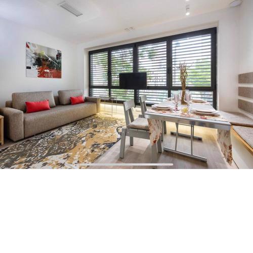 II-II Hub Luxury New Apartments