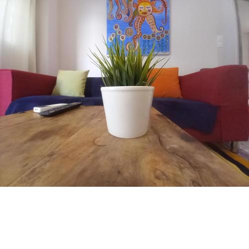 Ikaros Welcome Stay Downtown Loft - Explore Center by Foot - Close to Arch of Gallerius