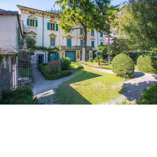Il Batti apartment water front and private beach