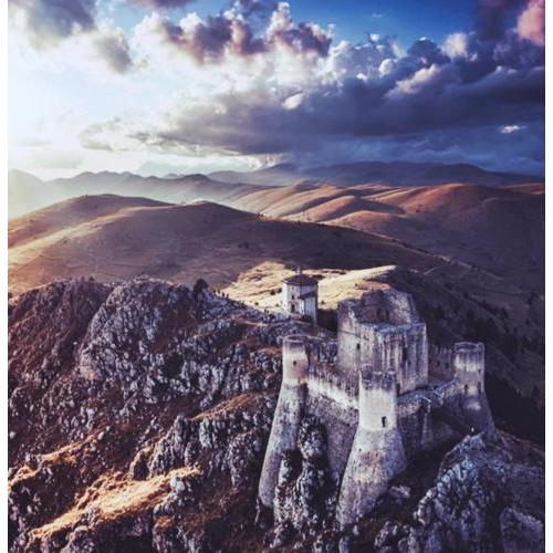 IL BORGO DI ROCCA CALASCIO