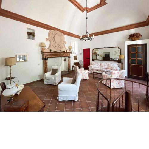 Il Convento Ancient Apartment with private garden