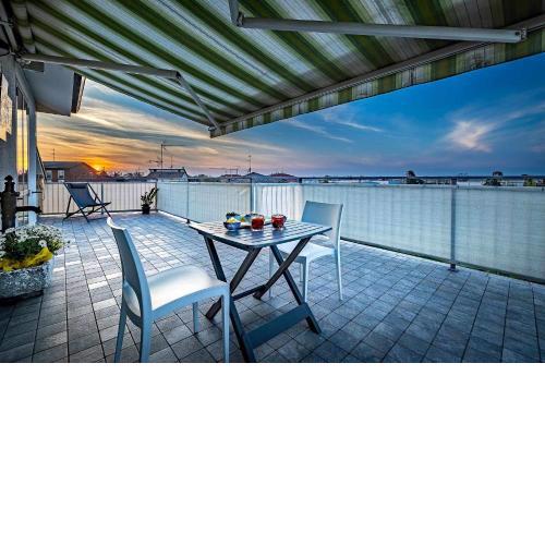 Il terrazzo sul tramonto