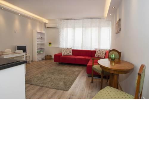 Ilona 2 bedrooms apartment in the center