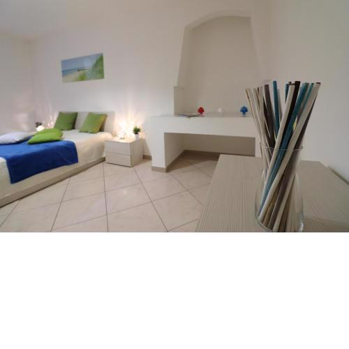 In The Heart Of The Old Town - Apartment Porta Alfonsina