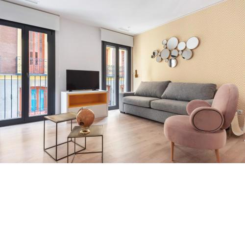 Incredible Design 2 Bedroom Apartment in Centro