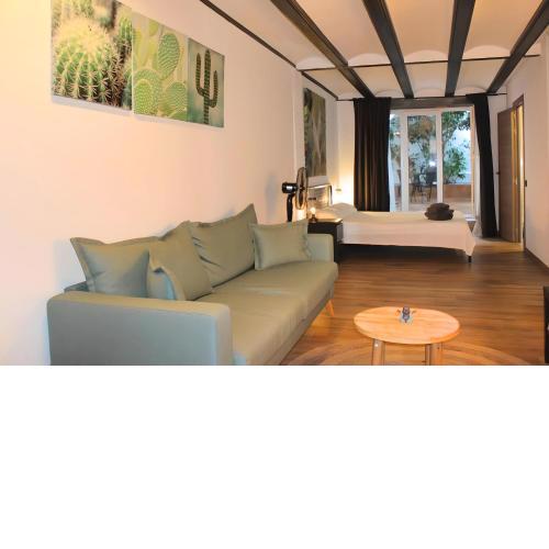 Increible Apartamento con terraza al lado de Torres de Quart