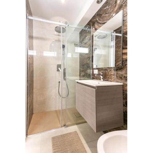 Independent guest suite