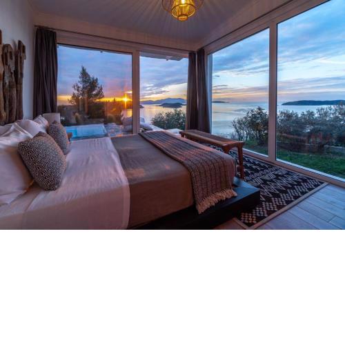 Indigo Boutique Home