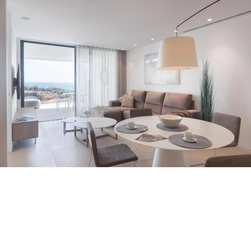 Infinity 1-2 LUXE PARTIAL SEA VIEW 2B