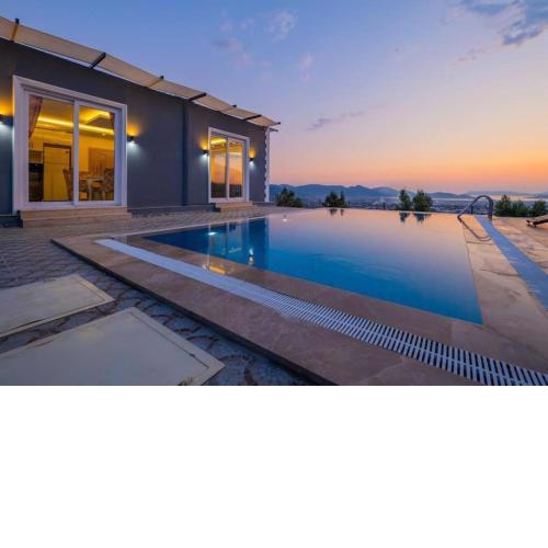 Infinity Pool Villa with Jacuzzi in Muğla, Fethiye - AWZ 213