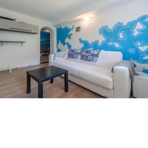 Into the Green! La Spezia Roomy Flat & Sauna