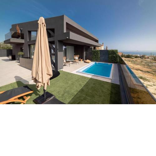Inviting 4-Bed Villa Lia in Vathianos Kampos