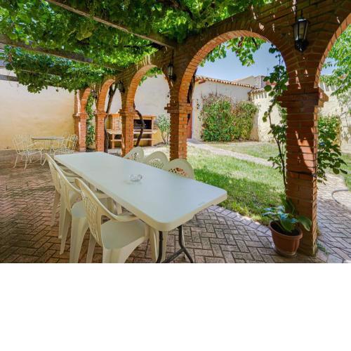 Inviting Mansion in Pozo Lorente with Public Swimming Pool