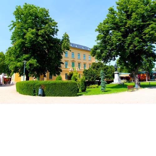 Ipoly Residence - Executive Hotel Suites