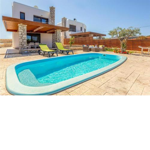 Ira Villa