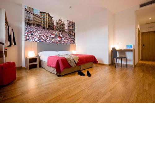 IRAIPE Pamplona Hostal