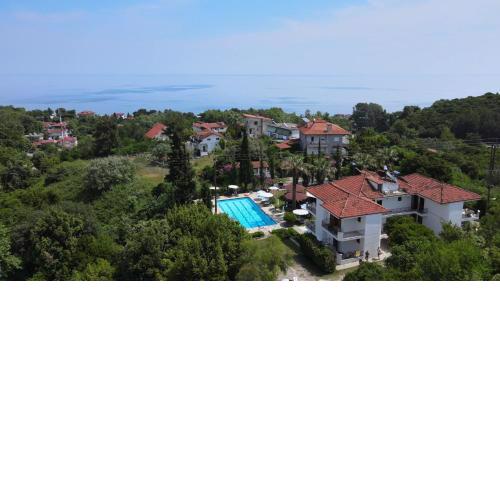 Irida Rooms 'n' Pool - Cozy Summer Escape