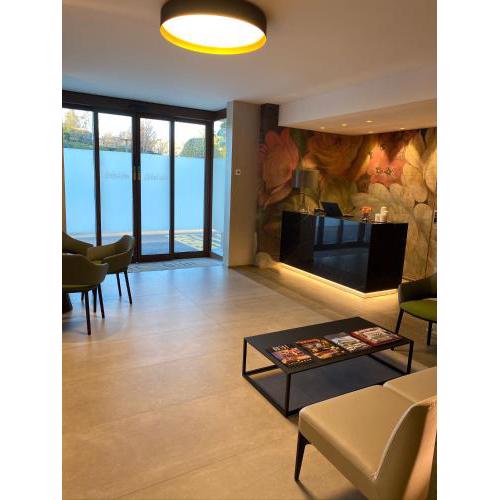 Iris Hotel