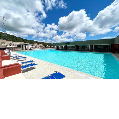 ISA - Residence with swimming pool in Cugnana Verde, superior apartments with private outdoor space