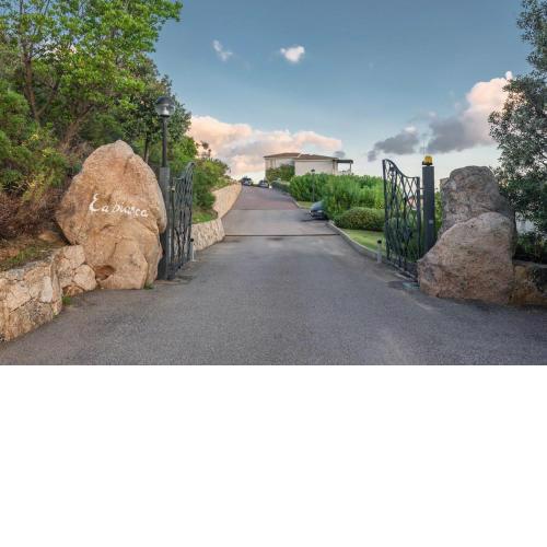 ISA-Residence with swimming-pool just 4 km from Baja Sardinia, apartments with outdoor private space and air conditioning