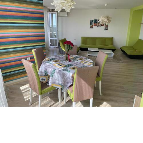 ISA-TWO BEDROOM APARTMENT