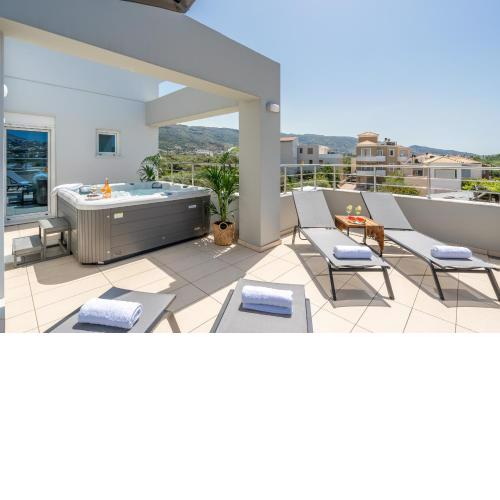 Isabella Luxury Living - with roof top Jacuzzi.