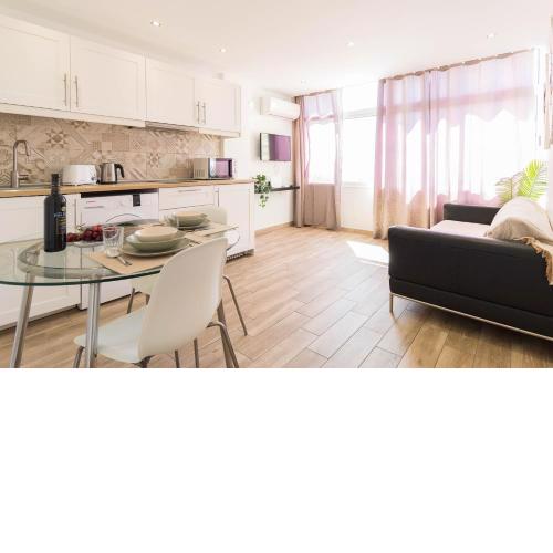 Isadora: apartamento vista piscina