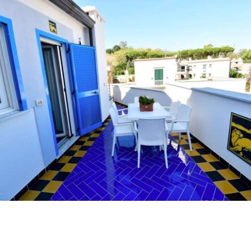 Ischia Porto - Appartamento a Ischia con terrazzo e balcone