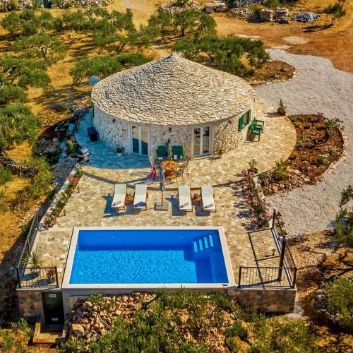 Island getaway - Heritage House