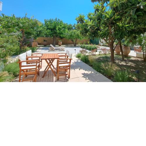 Ismini Apartments Myrtos