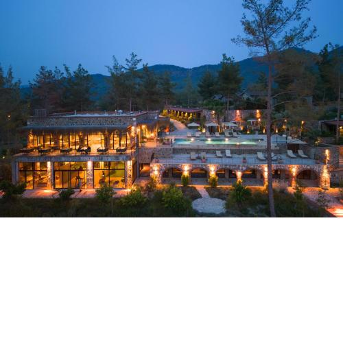 IZZ Getaway - Adults Only