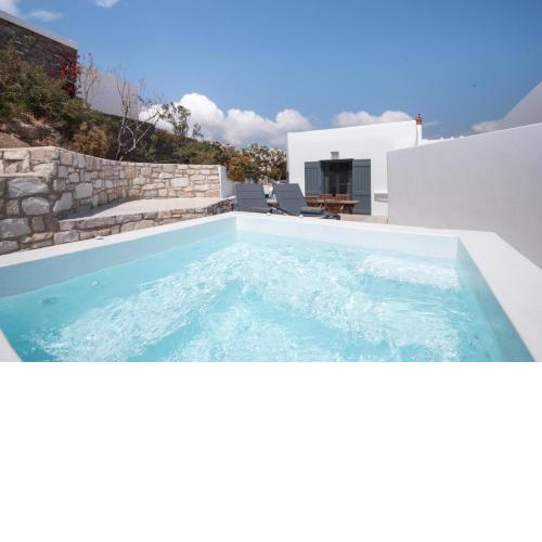JΟΥ New 1BD House with Private Jacuzzi in Isterni