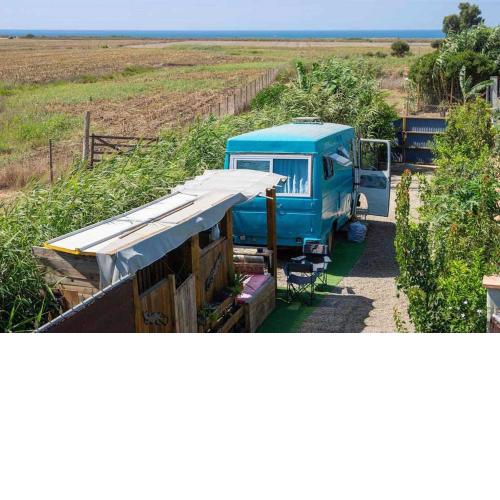 JABUTI Autocaravana con porche y aparcamiento
