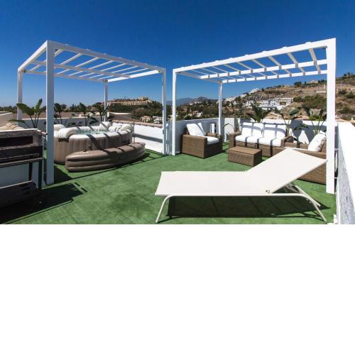 Jacuzzi Rooftop Bbq Wifi Pool Music Netflix Games