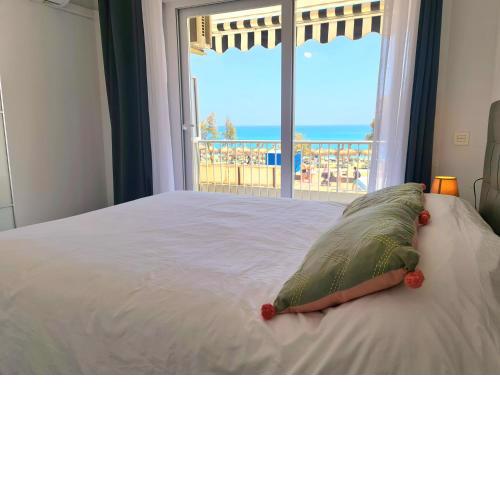 Jamaica Eco Beach Front Sea Views in Fuengirola center