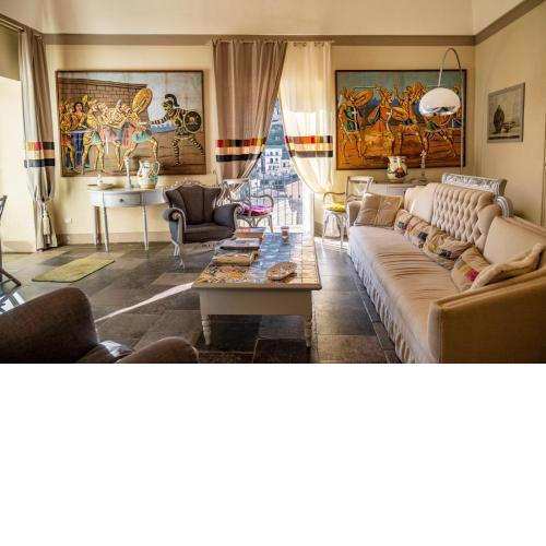 Jasmine Modica Luxury House