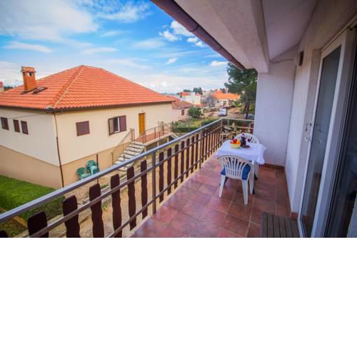 Jazina Apartments