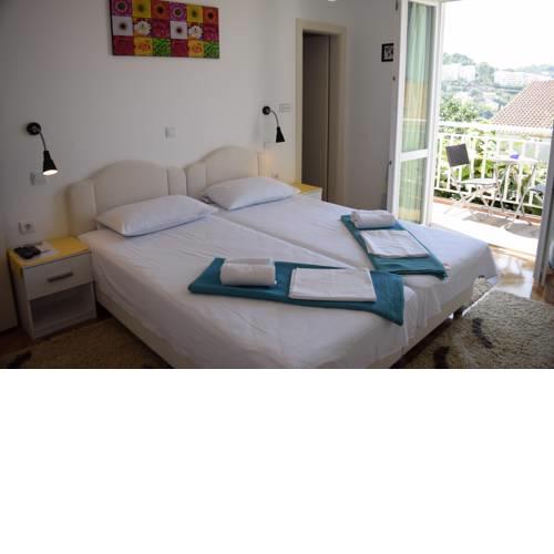 Jele Rooms