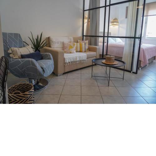 Jelinas bright apartment in the centre of Nafplio