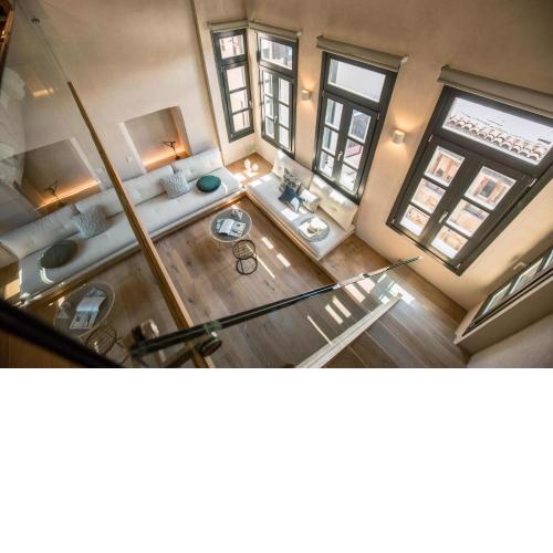 J&G Suites