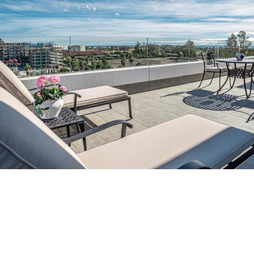JG36B- Luxury penthouse with jacuzzi