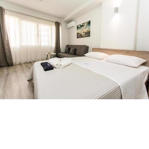 John Central Suites
