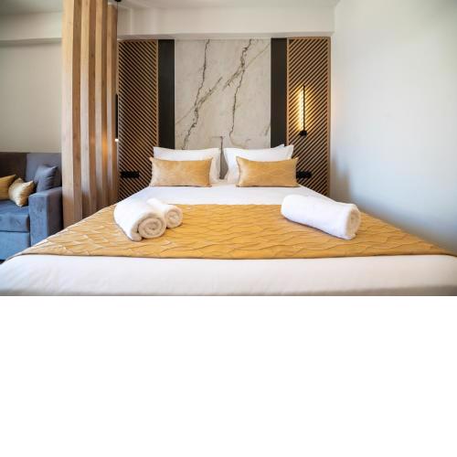 John & Mary Suites