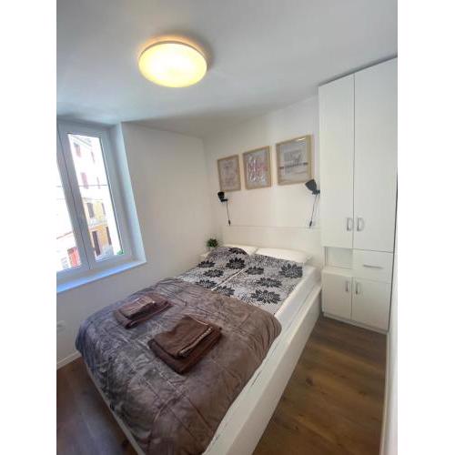 Jolly -Center Bright Apartment at Tartini Square